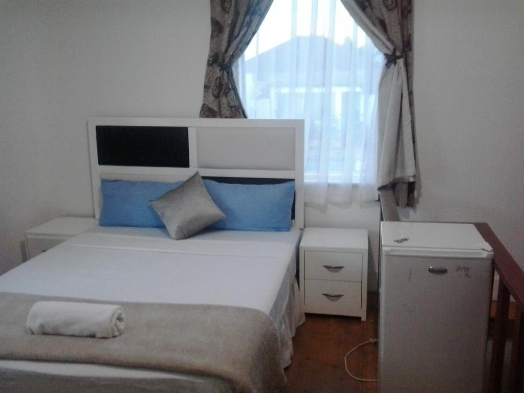 Marathon Lodge Johannesburg Room photo
